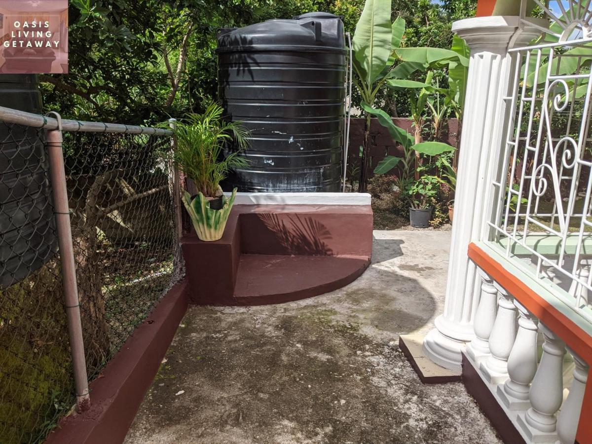 Oasis Living Getaway In Mandeville, Manchester Exterior photo