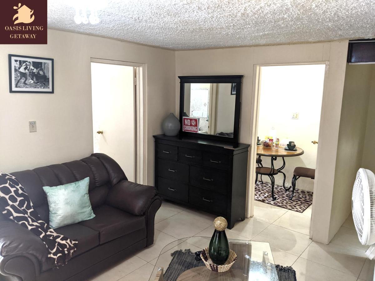 Oasis Living Getaway In Mandeville, Manchester Exterior photo